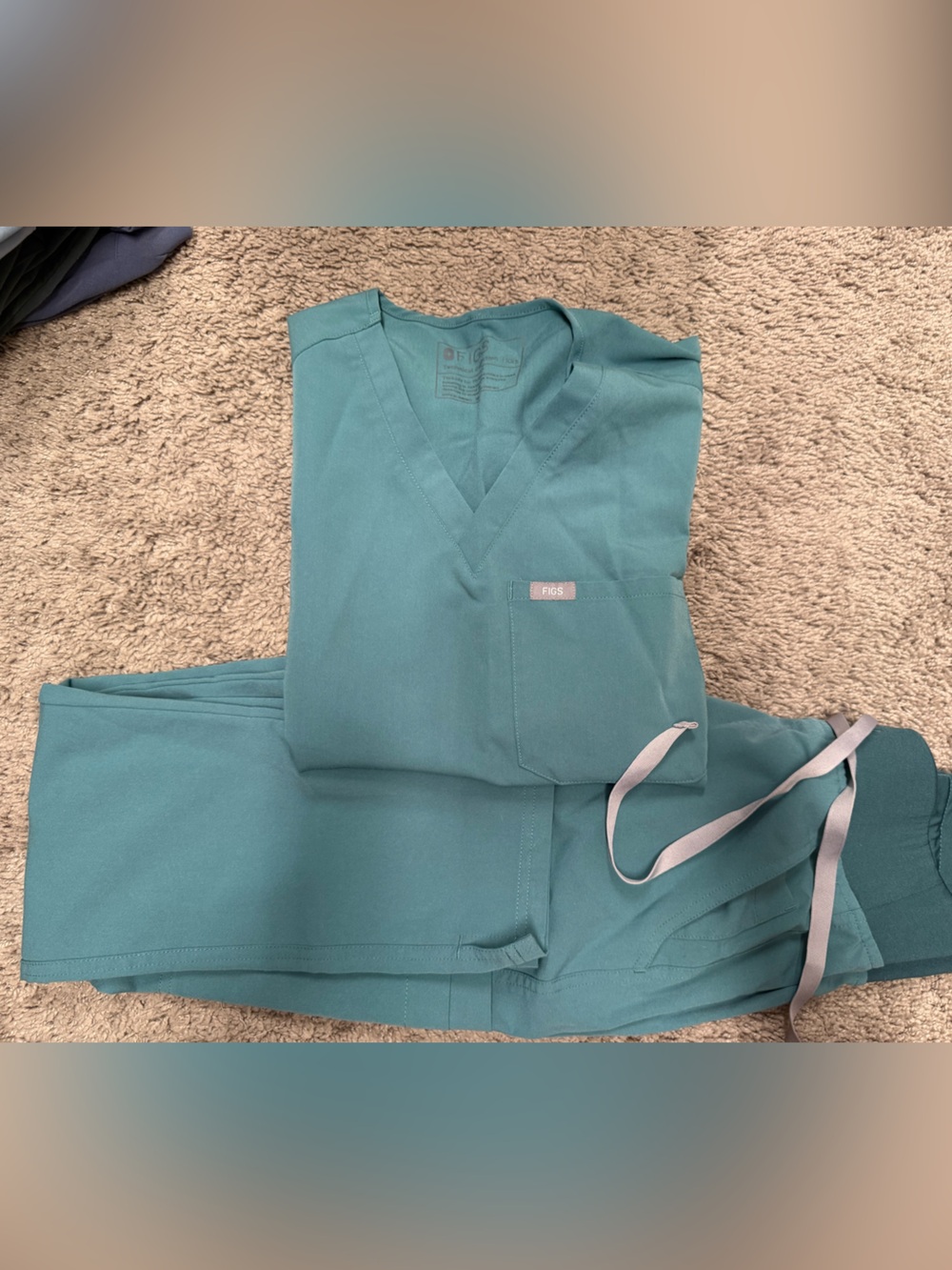 Figs scrub set